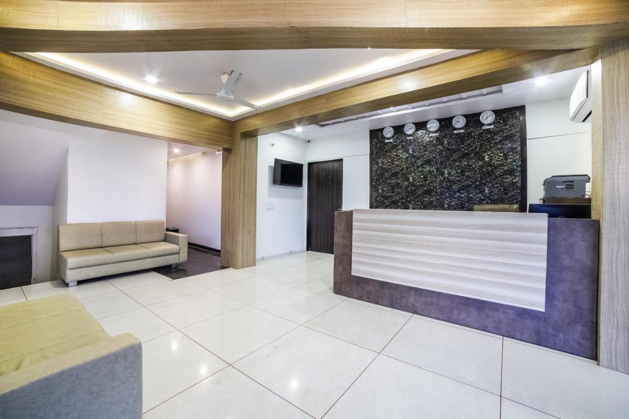 Capital O 41587 Hotel Airport Inn One Ахмедабад Екстер'єр фото
